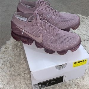 Women’s Nike Air Vapormax Flyknit Sneakers